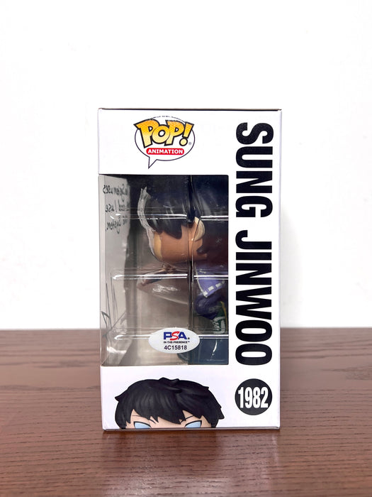 JSA Certified Aleks Le Signature and Quote Solo Leveling Sung Jinwoo Glow CHASE Funko Pop! Vinyl Figure #1982 With Protector