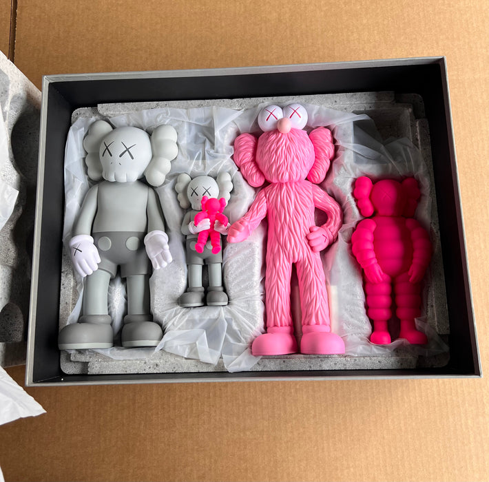 KAWS FAMILY Grey/Pink/Fluoro Pink Medicom Figure